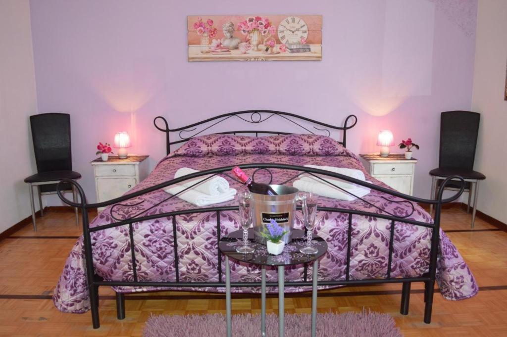 Hostel Josef Палермо Экстерьер фото