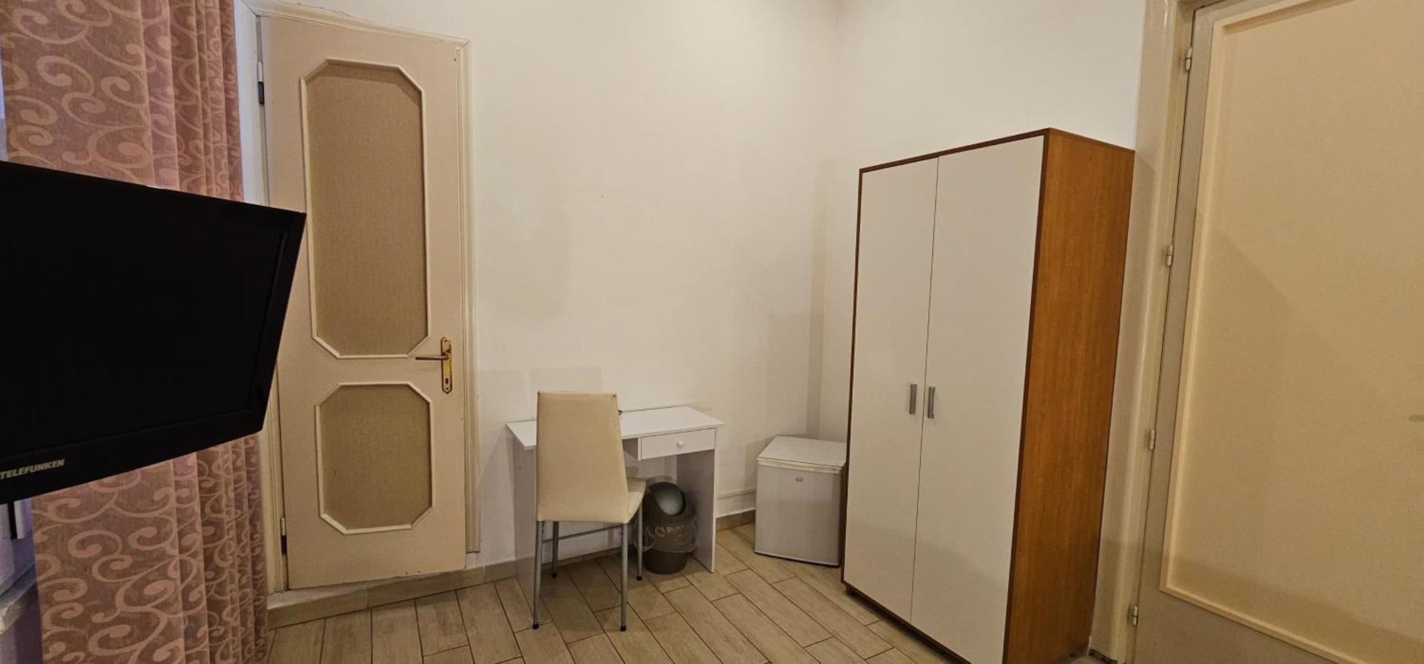 Hostel Josef Палермо Экстерьер фото