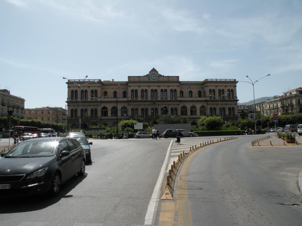 Hostel Josef Палермо Экстерьер фото
