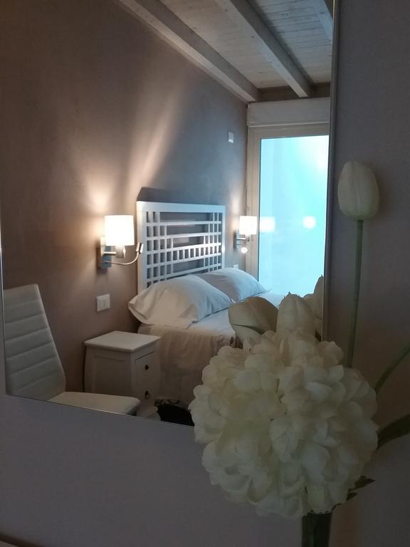 Hostel Josef Палермо Экстерьер фото