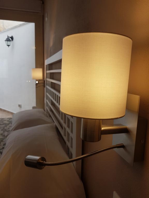 Hostel Josef Палермо Экстерьер фото