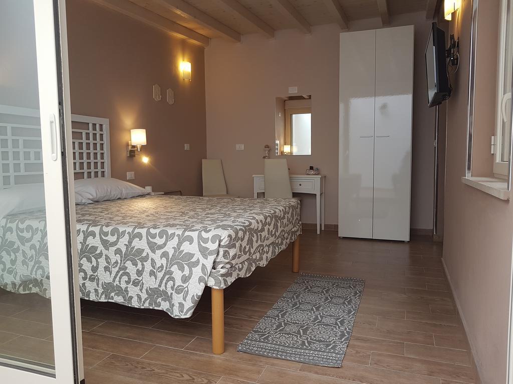 Hostel Josef Палермо Экстерьер фото