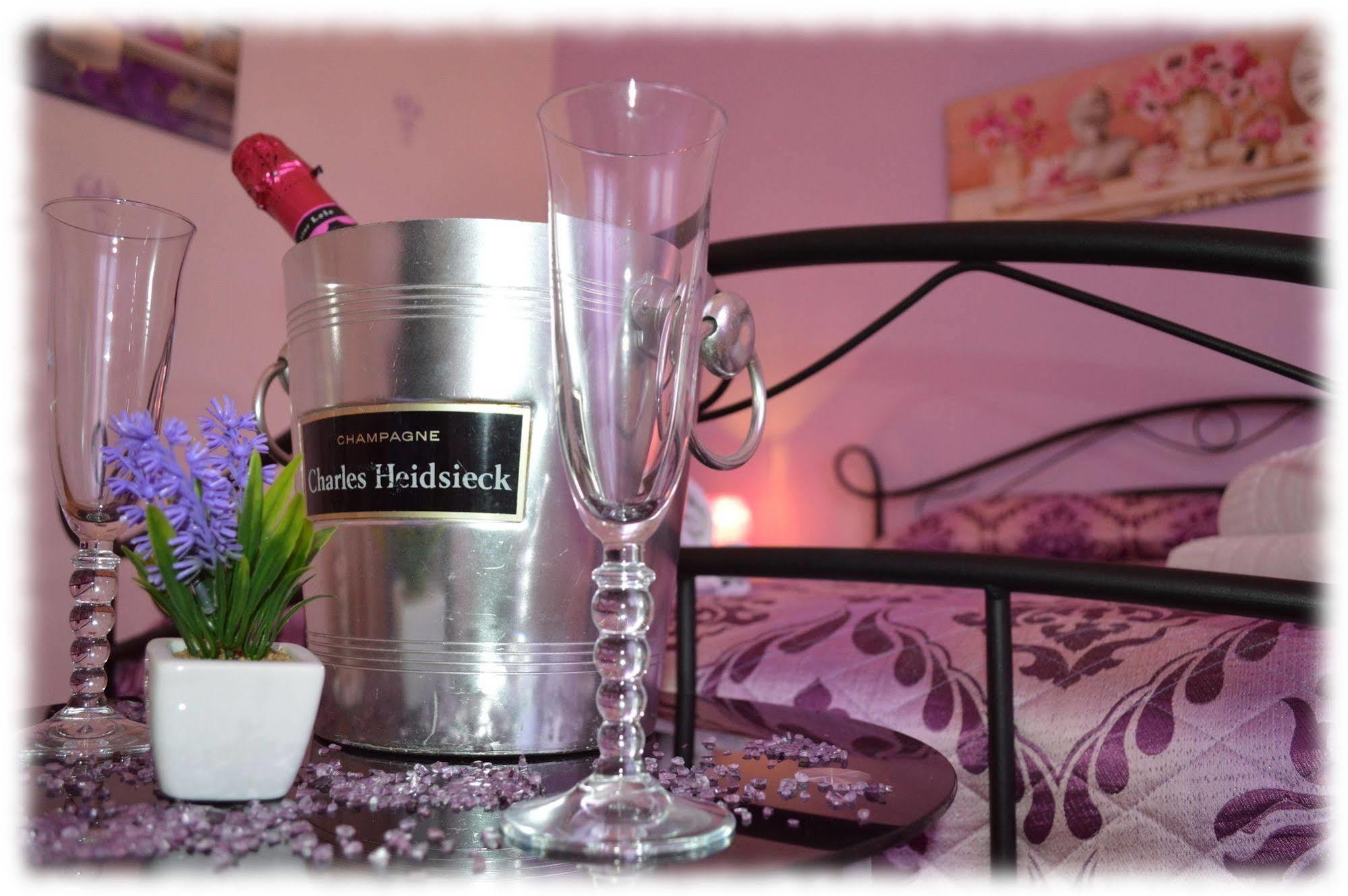 Hostel Josef Палермо Экстерьер фото